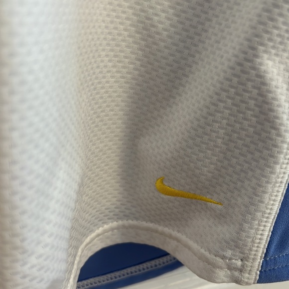 Nike SphereDry Workout Top - Picture 3 of 7